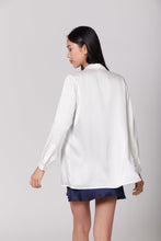 Load image into Gallery viewer, Anaphe Blazers White Ultra Light Weight Silk Blazer
